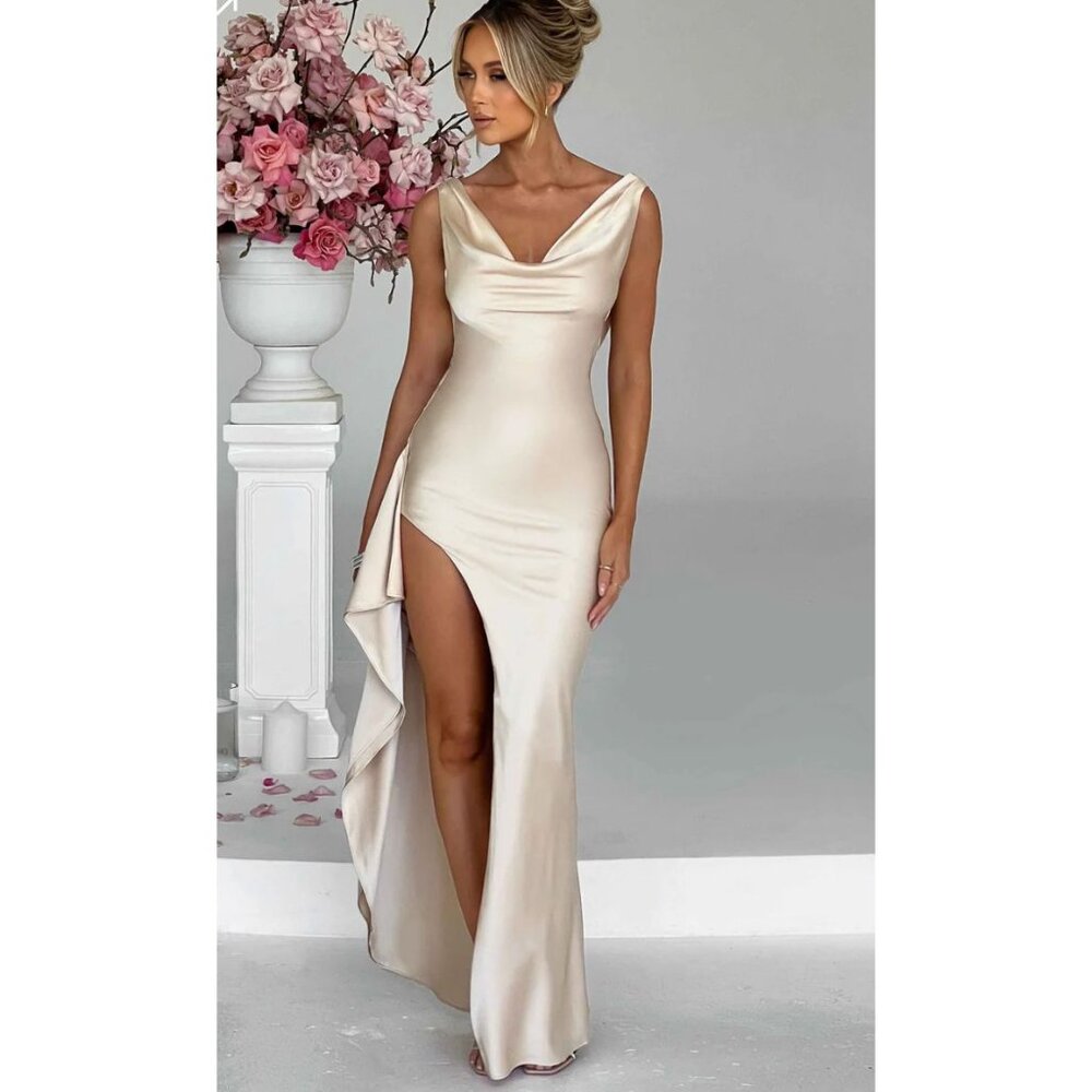 BABYBOO NWT Marilyn Maxi Dress in Champagne Size Small Cown Neck and Back